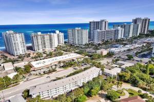 Modern King Suite at Ocean Blvd
