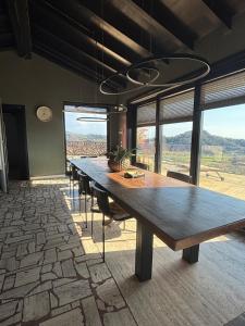 Villa Il Carro by Nicola Real Estate