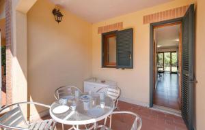 2 Bedroom Beautiful Home In Monterosi