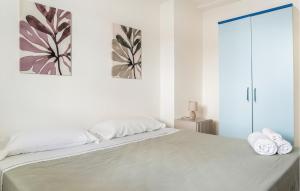 2 Bedroom Lovely Apartment In Porto Cesareo