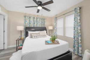 Centrally Located Near Downtown W In Unit W&D!