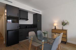 2 Apts for 8- Groups - Central Malaga by Stay Homy