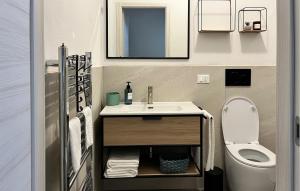 Cozy Apartment In Viareggio With Wifi