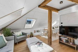 Waterfront Penthouse AC Rooftop Free Parking
