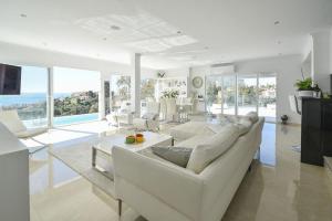 Acogedora villa con piscina