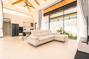 3BR Pool Villa Celestia in Botanica