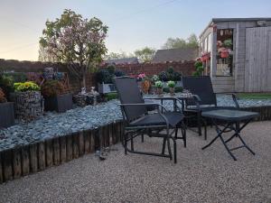 Private Entrance Annexe - 1 Double Bedroom plus Sofa Bed