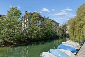 Waterfront Penthouse AC Rooftop Free Parking