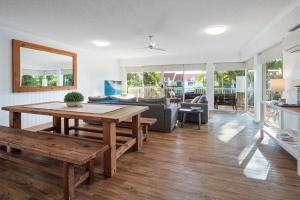 Noosa Hill Oasis - Walk to Beach & Dining