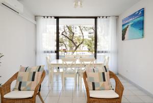BmyGuest - Quarteira Cosy Beach Apartment
