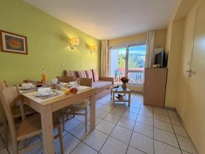 Coastal Retreat on the Vermilion Coast
