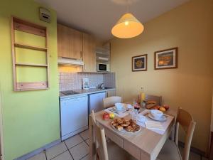 Coastal Retreat on the Vermilion Coast