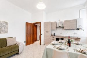 Bilocale Elegante e Luminoso in Via Gallura