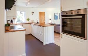 Lovely Home In Grenaa With Wifi