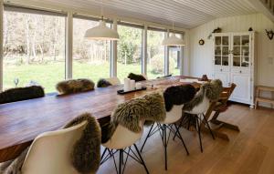Lovely Home In Grenaa With Wifi