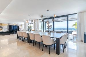 Villa Riviera, Luxury, pool, jacuzzi, cinema & gym