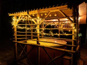 Leśny glamping Wojciechówka balia jacuzzi blisko Sandomierza
