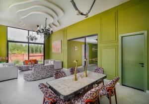 Terai Farm House - A Luxe Villa