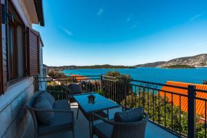 Adriatic Breeze - Sea View Villa with Pool near Korčula