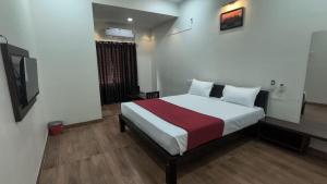 Hills inn lodge