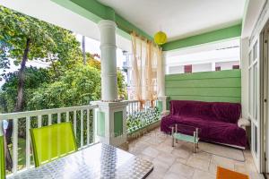 Ocean Front apartment, Direct access to the sandy Beach
