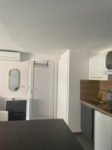 Maison indépendante 30 m2 avec terrasse privée centre ville Marignane