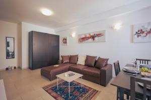Modern 2BR in Sliema Walk to Seafront with Balcony