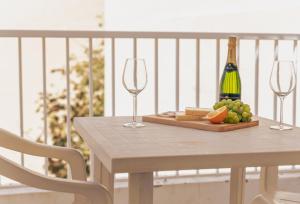 Modern 2BR in Sliema Walk to Seafront with Balcony