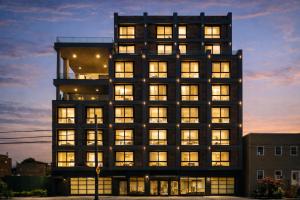 5 mins to Midtown Central Luxury Penthouse 2b2b Duplex with Private Terrace