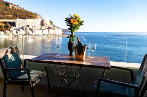 Royalisa Suites & Residence - Rafailovici Beachfront Luxury Living