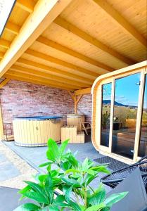 RosoChata313 Domek w górach z Sauną,Jacuzzi,Basenem "Panieński" ruska Bania