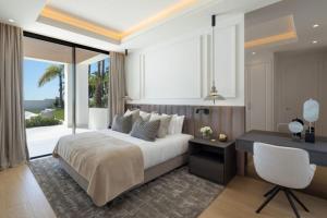 Luxurious 7-Bedroom House with Private Pool in Can Pastilla