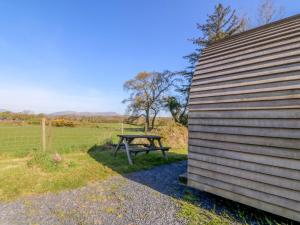 Bron Eifion Pod 1