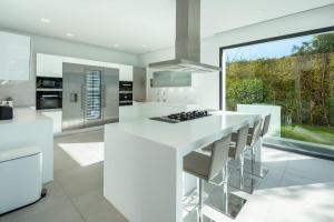 Luxurious 6-Bedroom House with Private Pool in Benidorm