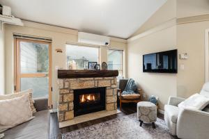R & R Retreat Luxury Condo