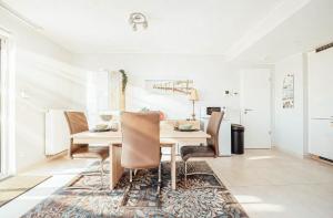 Stunning 2 bed Mamer free parking