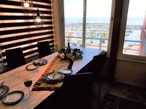 Marina Port & Beach-Apartment