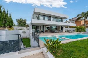 Luxurious 7-Bedroom Holiday House with Private Pool in Llucmajor