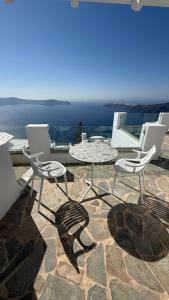 Santorini Theasis Suites