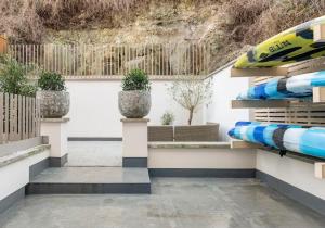 3 Bedroom, 3 bathroom large flat with sea views!