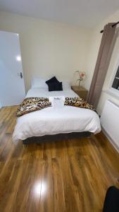 Central 1 Bed Apartment - Sleeps 2 with Wifi