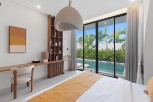 Stylish 4BR Retreat with Pool & Sunken Lounge