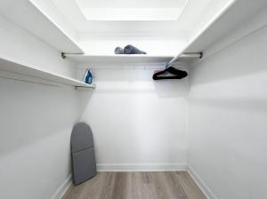 Cozy Miami Beach Studio with King Bed & Smart TV
