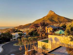 Camps Bay Luxury Family Villa with Ocean Views