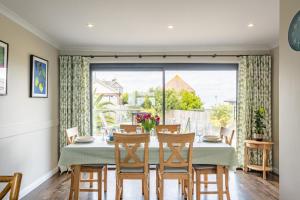 4 Bed in Seaview oc-87155