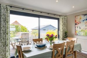 4 Bed in Seaview oc-87155