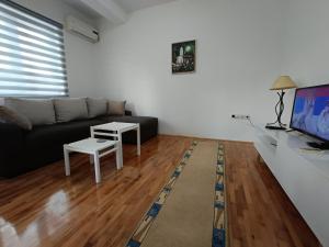 City Center Apartment by Mladenović