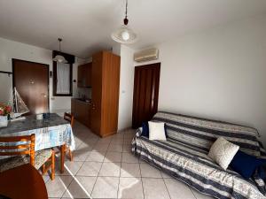 Residence Acquamarina con piscina e terrazzo abitabile
