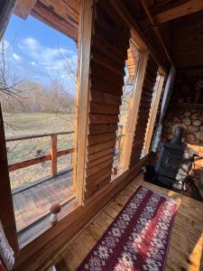 Apple Tree Cabin (Friendship Land)
