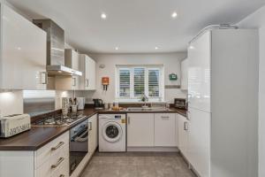 3BR Home Garden Near Hospital Pet Friendly